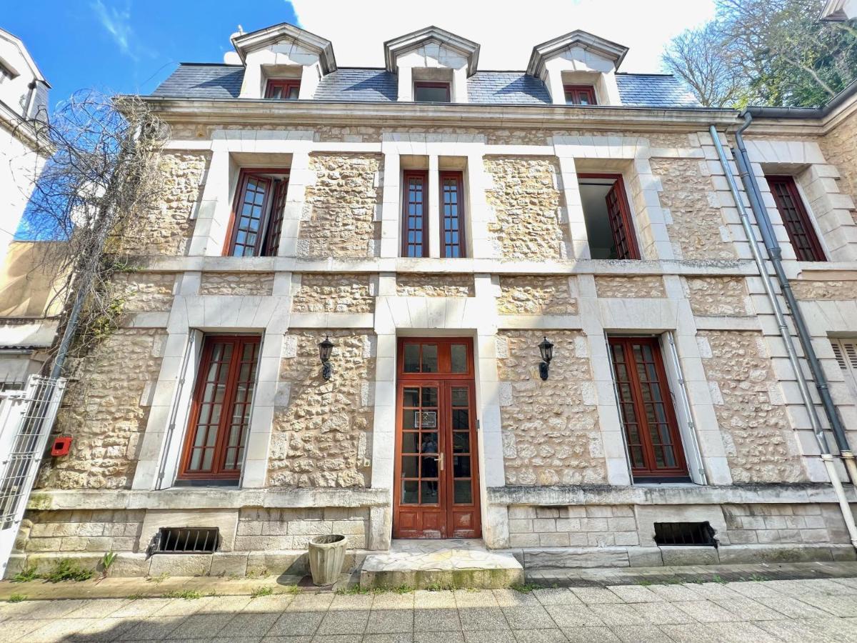 Le Descartes, à 50m de la gare Fibre/TV connecté Poitiers Exterior foto